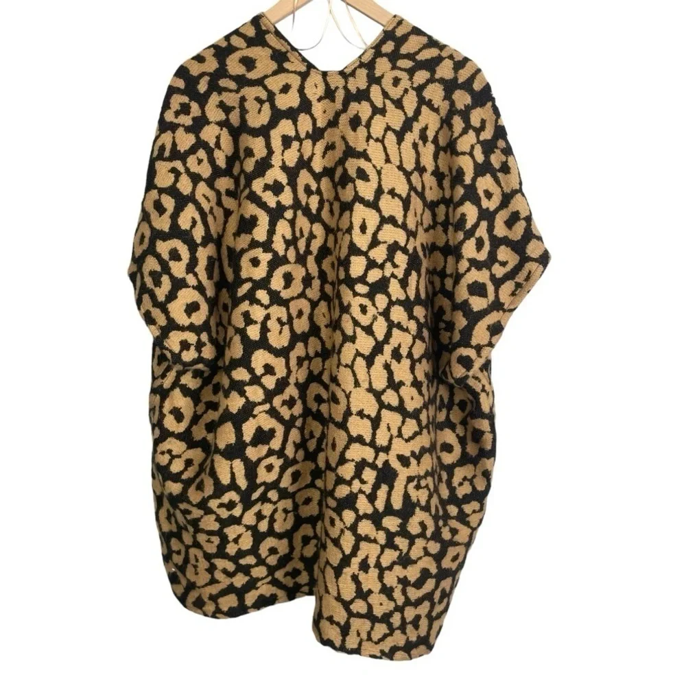 Loft Women’s Animal Print Shawl - Picture 3 of 3